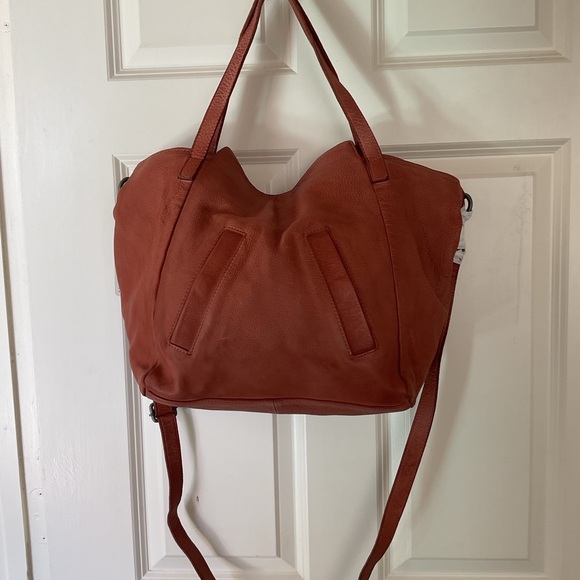Nwt's Free People Slouchy Brown Leather Tote Crossbody Bag - Picture 2 of 7